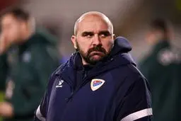 مرگ در استادیوم: سرمربی جوان صربستانی در میان بهت تماشاگران جان باخت!