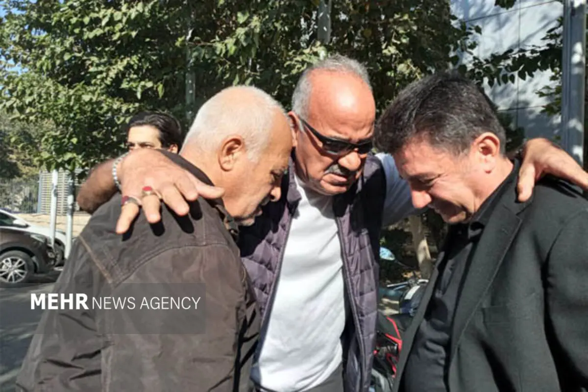 قلعه‌نویی: بازیکنان میلیاردی باید به گدایان دیروز فوتبال باج بدهند!
