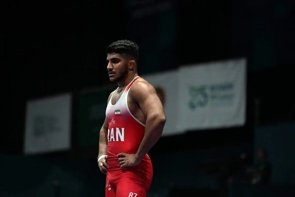 برق طلا بر گردن فرخی: درخشش خیره‌کننده کشتی فرنگی ایران در راه است؟