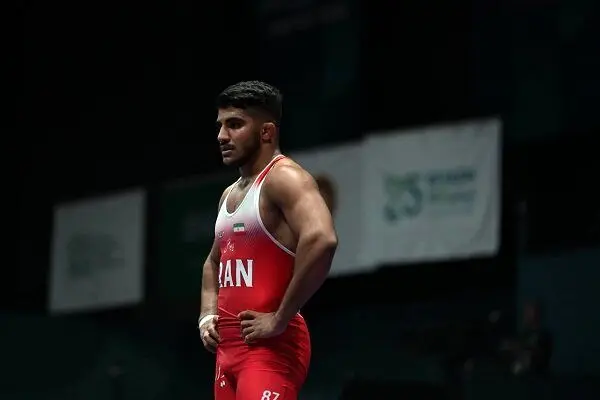 برق طلا بر گردن فرخی: درخشش خیره‌کننده کشتی فرنگی ایران در راه است؟