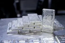 شوک بزرگ به بازار نقره: حباب ۷۰ درصدی ترکید! سهامداران نقره‌داغ شدند