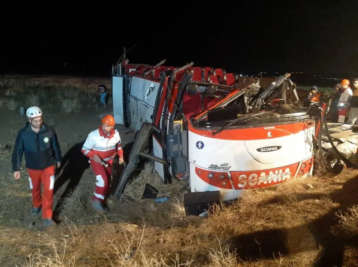 واژگونی اتوبوس کرمان-مشهد جان ۱۴ نفر را گرفت