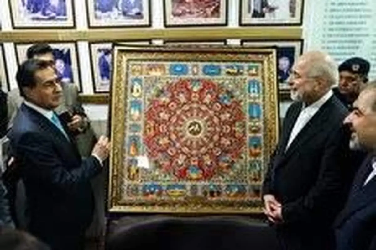 قالیباف، رئیس مجلس پاکستان را غافلگیر کرد: هدیه نفیس و واکنش باورنکردنی! (ویدئو)