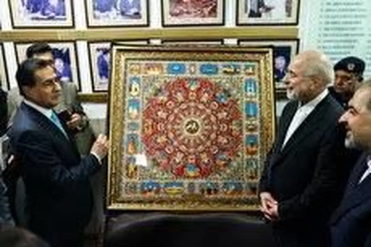 قالیباف، رئیس مجلس پاکستان را غافلگیر کرد: هدیه نفیس و واکنش باورنکردنی! (ویدئو)