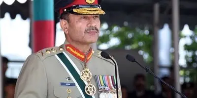 افزایش اختیارات فرمانده ارتش پاکستان؛ چه کسی در سایه قدرت می‌گیرد؟