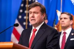 زلزله در کاخ سفید: استعفای ناگهانی رئیس تحریم‌ها، ترامپ در آستانه سقوط؟!