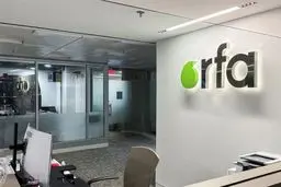 پایان 3 دهه صدای آمریکا در آسیا؛ سکوت رادیو آزادی در پی کدام فشارها؟