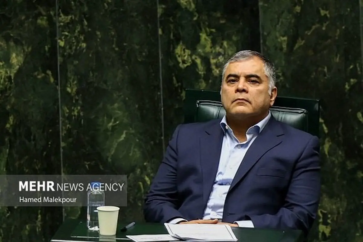 افشاگری پاک‌نژاد: آیا حجم فروش نفت ایران فراتر از تصورات است؟