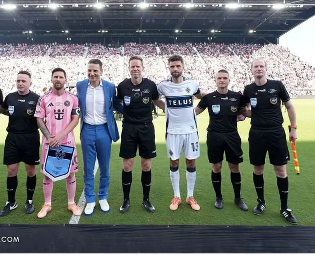 مولر از مسی شکست خورد