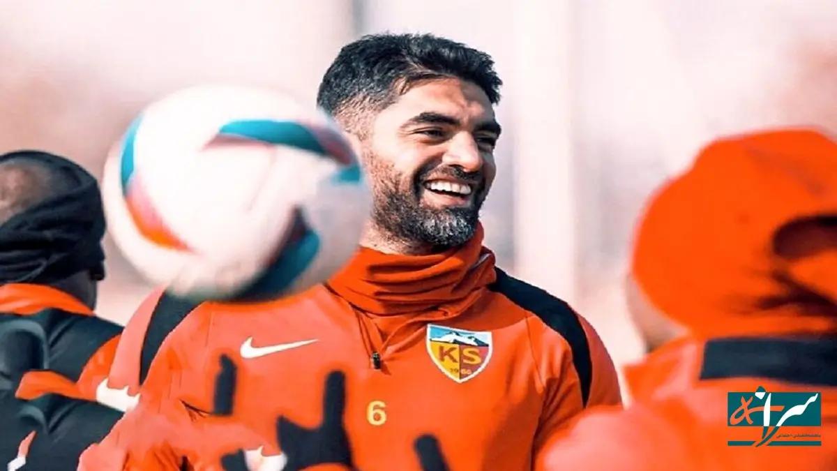 ستاره فوتبال به استقلال پیوست