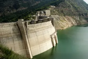 این سد کشور در کمال ناباوری سرریز شد