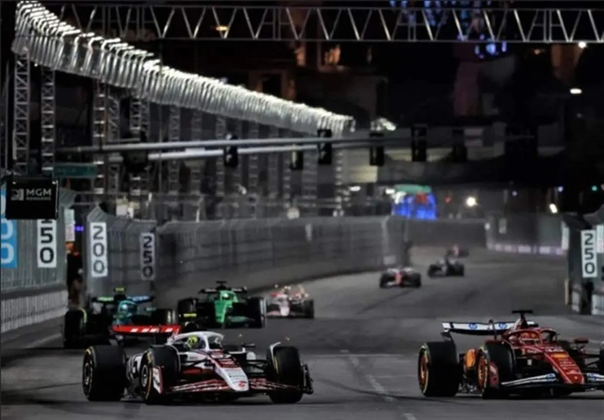 برخورد آتشین مک‌لارن و ردبول در پایتخت قمار جهان: نبردی که نفس‌ها را حبس کرد