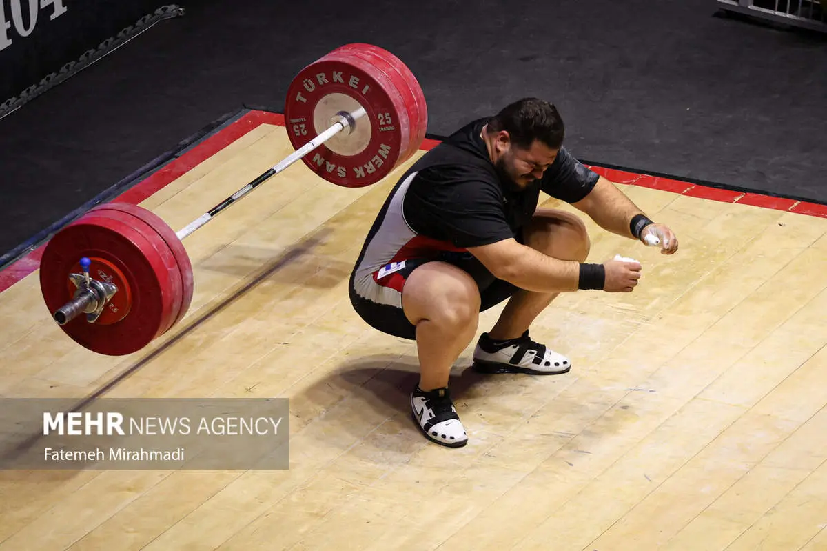 وزنه‌برداری جام فجر: بمب دلاری منفجر شد! ۷ تیم، سرنوشت سازترین رقابت‌ها 