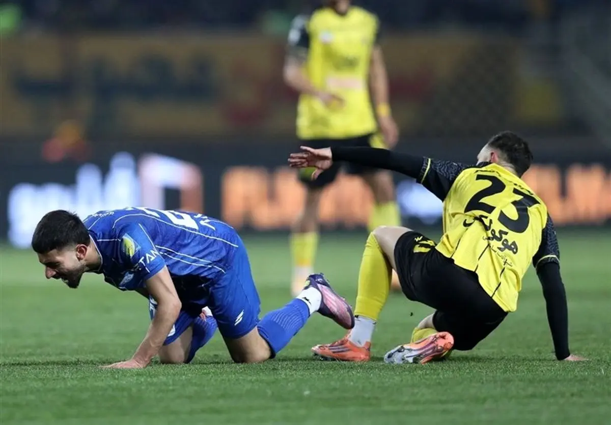 شوک به فوتبال ایران: پیروزی دراماتیک استقلال، ساپینتو را از اخراج حتمی نجات داد؛ قلی‌زاده، تصمیم جنجالی گرفت!