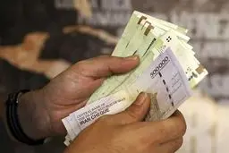 مصوبه جنجالی: پشت پرده افزایش حقوق ۲۱ تا ۴۳ درصدی کارمندان چیست؟