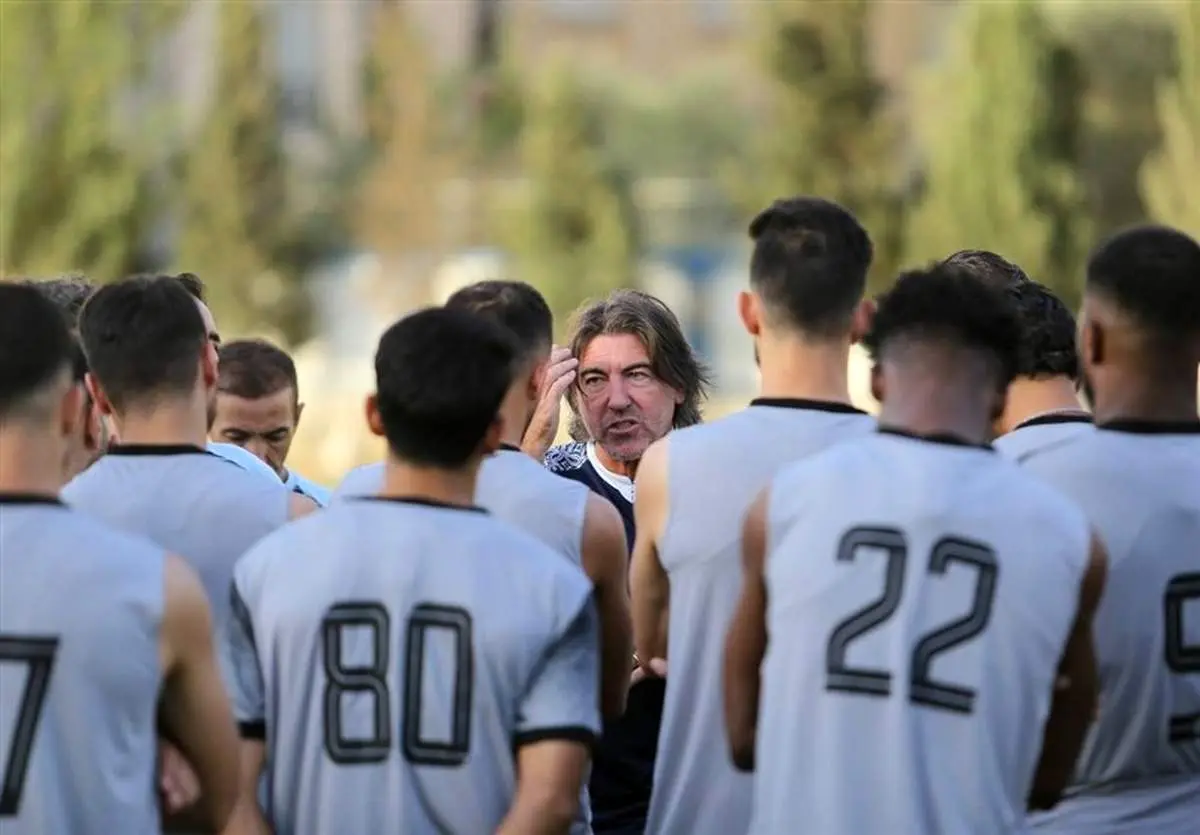 رسوایی در استقلال: دروازه‌بان مصدوم در تمرین! وضعیت مبهم ستاره خارجی