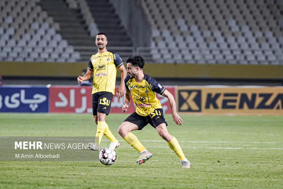 قهرمانی جنجالی نیم‌فصل: سپاهان مدعیان را به زانو درآورد!