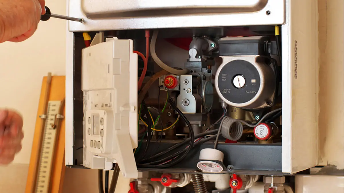 هزینه تعمیر و سرویس پکیج در آستانه فصل سرما +‌ لیست قیمت مهر ۱۴۰۴