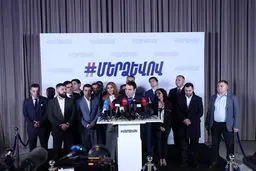 زلزله سیاسی در ایروان: نه بزرگ حزب حاکم به میلیاردر روس‌گرا! آینده ارمنستان در خطر؟