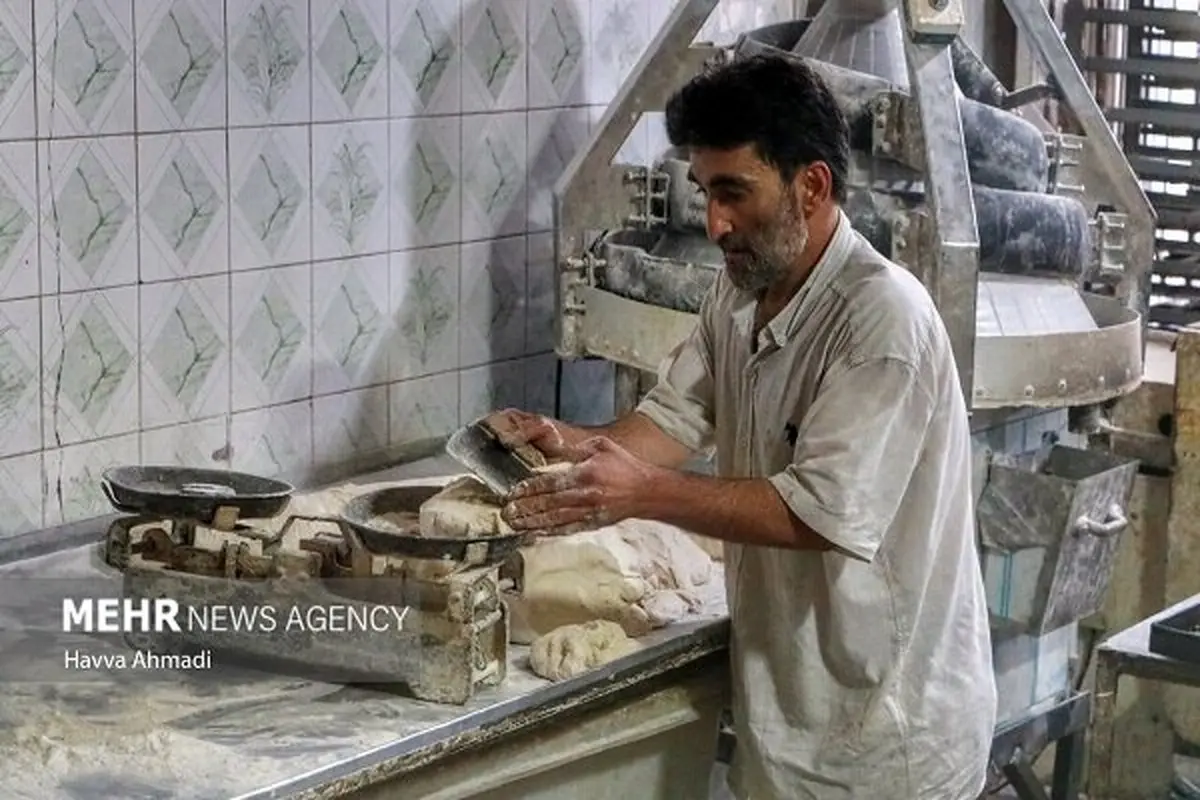 شوکه‌کننده: راز «کارت را بده، سؤال نپرس» در نانوایی‌ها فاش شد؛ چگونه سرتان کلاه می‌گذارند؟+ فیلم