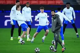 شوک و وحشت در لیسبون: اتوبوس رئال مادرید زیر رگبار سنگ! (عکس)