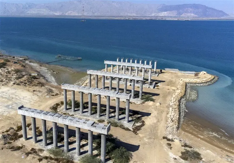 امارات و عمان جشن گرفتند/ ایران هنوز کلنگ می‌زند! 