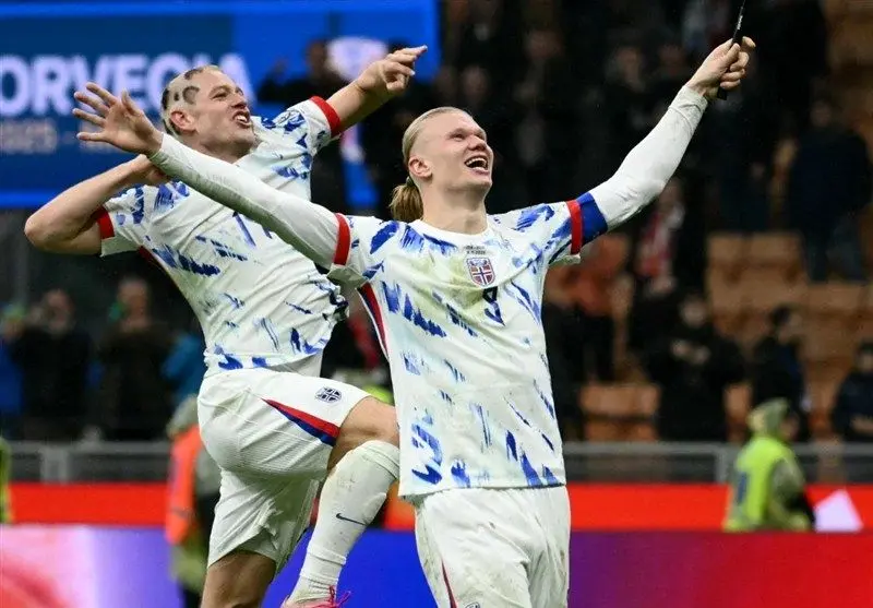 طعنه‌ی جنجالی گزارشگر ایتالیایی به هالند پس از گلزنی اسپوزیتو؛ این حرف‌ها دیگر چیست؟!