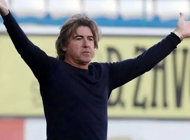 ساپینتو از این ۴ بازیکن استقلال شاکی شد