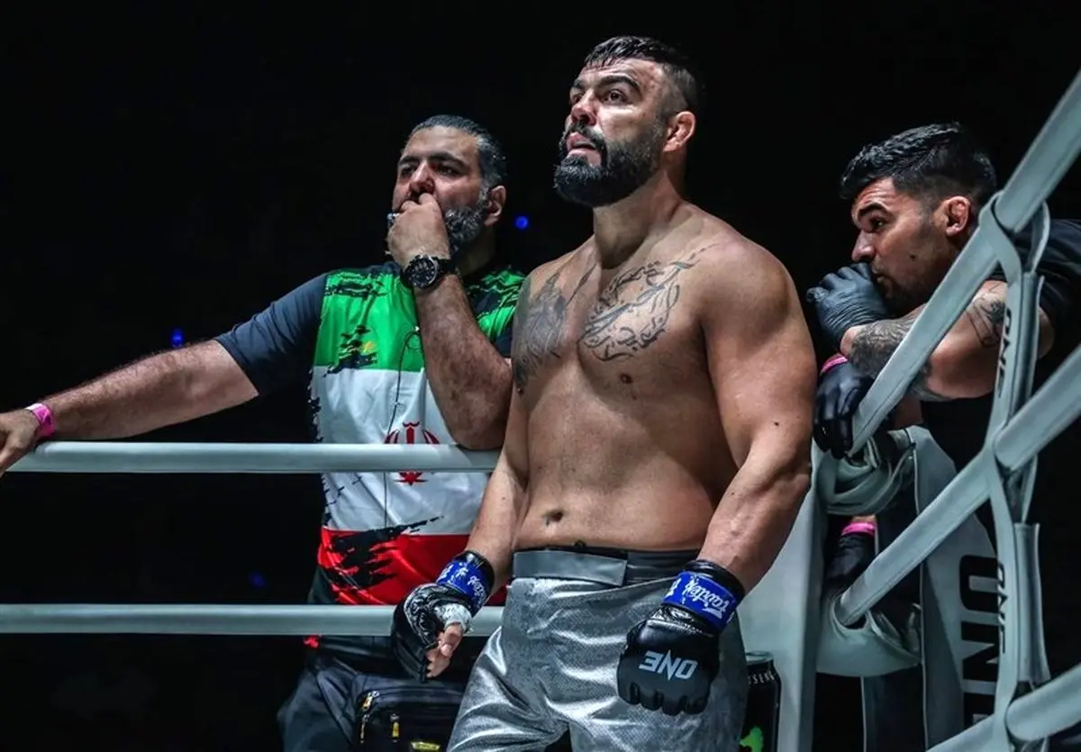 جنون یا نبوغ؟ امیر علی‌اکبری، قهرمان کشتی، در رینگ بوکس آماتور!