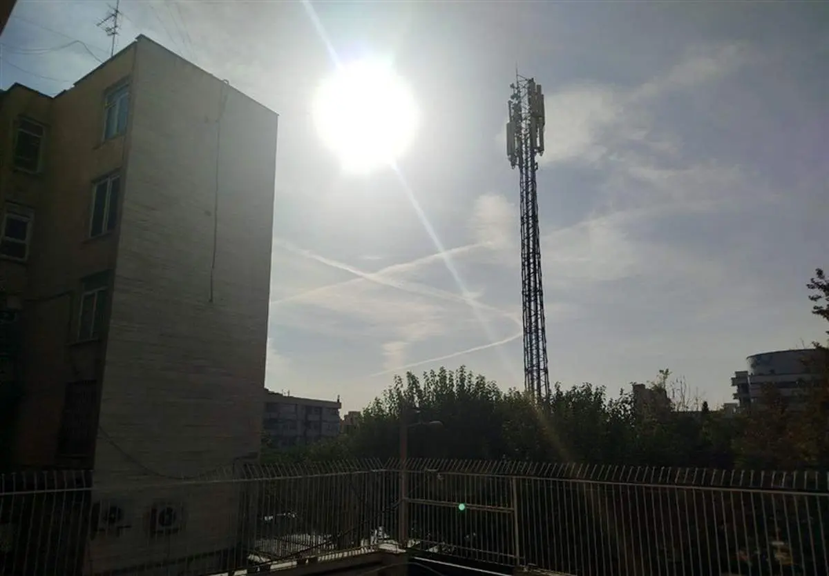 ماجرای عجیب خطوط سفید در آسمان پایتخت 
