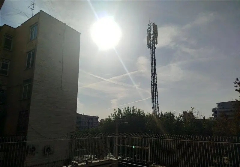 ماجرای عجیب خطوط سفید در آسمان پایتخت 