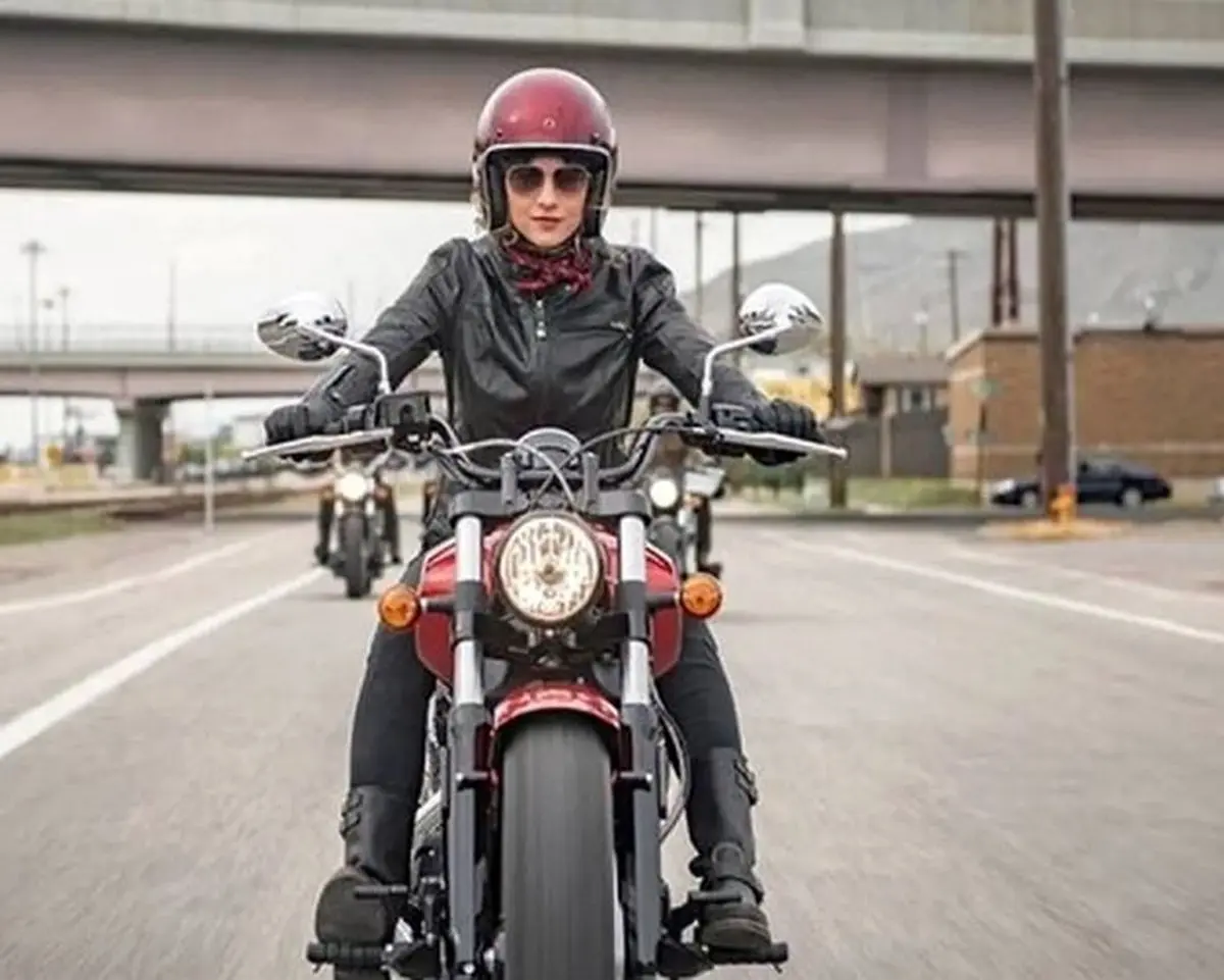 حمایت قاطع از موتورسواری بانوان + جزئیات