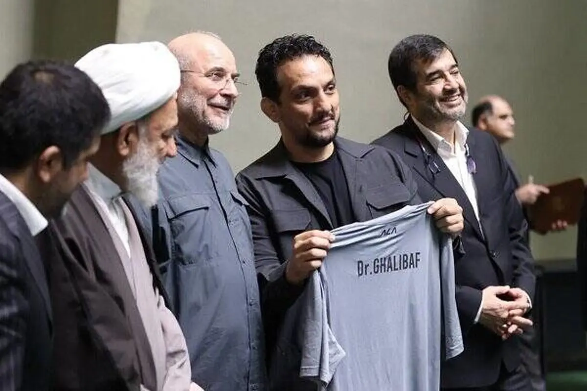 عکس جدید قالیباف با لباس کشتی