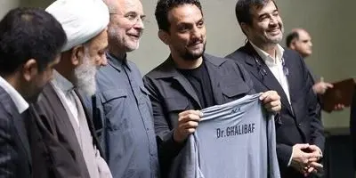 عکس قالیباف در حال خلبانی که حسابی پربازدید شد