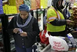 فاجعه غذایی در راه است: بودجه کمک‌ها ماه‌ها در راه!