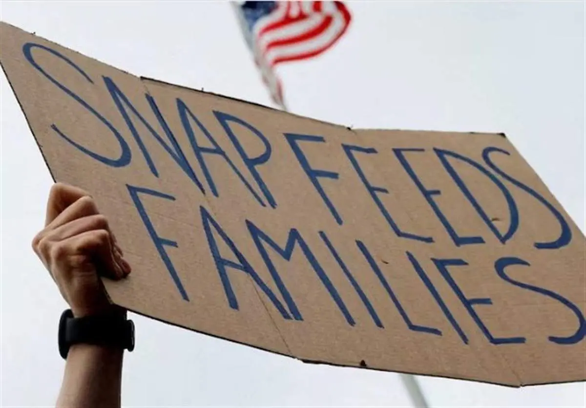 ترامپ: تعطیلی دولت تمام می‌شود، گداها غذا می‌خورند!