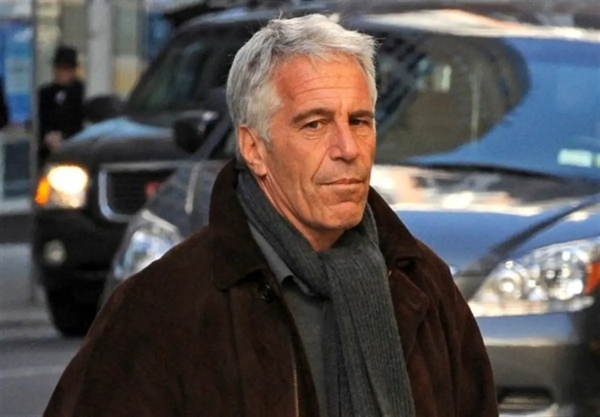 بمب خبری اپستین: سناتور آمریکایی از جزئیاتی می‌گوید که جهان را منفجر خواهد کرد!