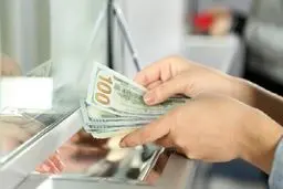 پشت پرده محدودیت ارز ۲۸۵۰۰ تومانی فاش شد: آیا مرکز مبادله بازار را به کما می‌برد؟